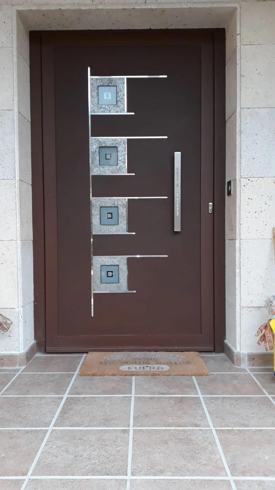 Puerta de aluminio - BaLa Parla y Madrid